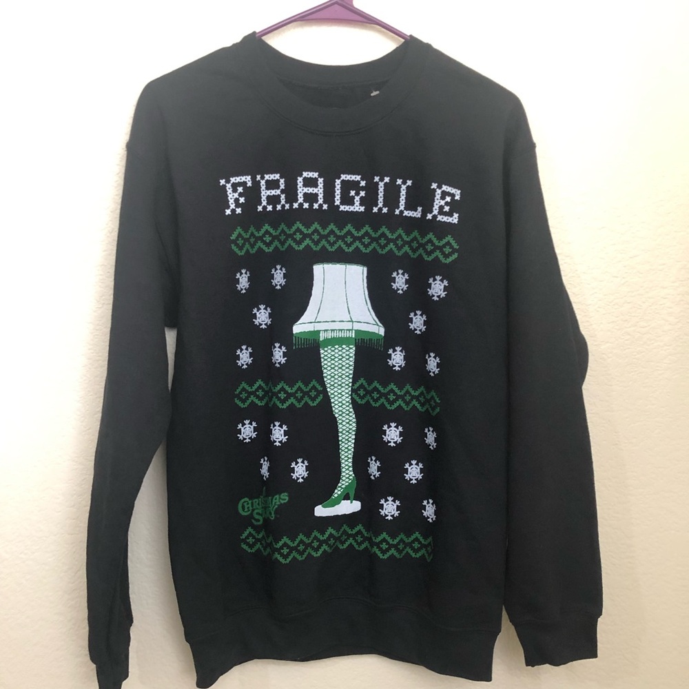 A Christmas Story Mens Small Sweatshirt Pullover Leg Lamp Black Snowflakes NWOT